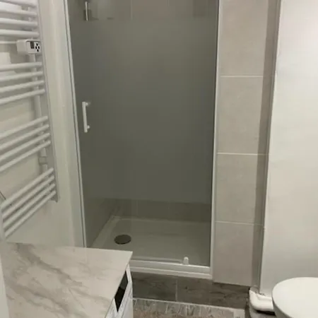 23m In A With Pool Lägenhet Antibes